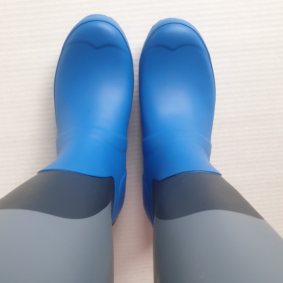 Hunter Wm's Original Tall Wellington Shadow Print Rainboots Grey, Bucket Blue  7 - Picture 14 of 16